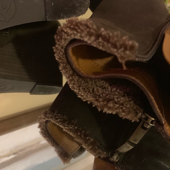 Shoes - Picture 3 of 3